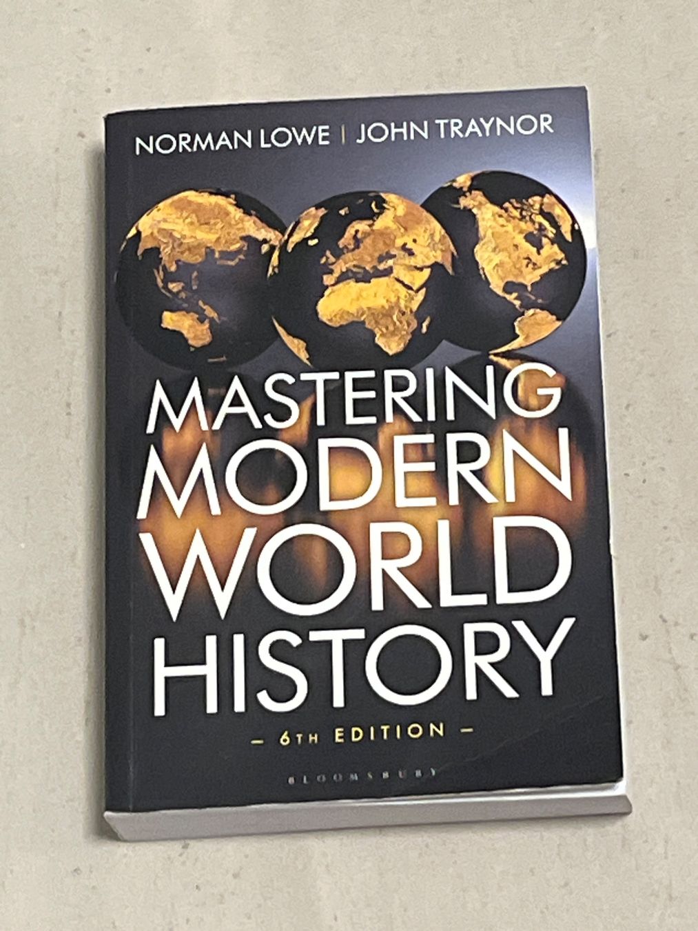 Libri: Mastering Modern World History, 6th Edition – Usato da Luzern venduto da Sono2