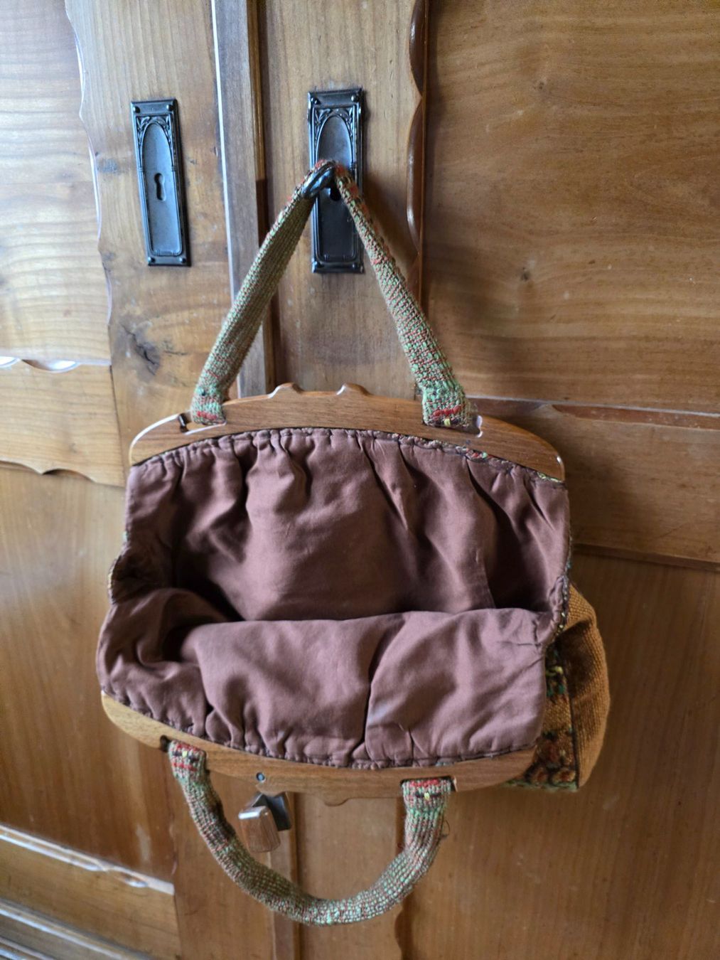 Borse da donna: Vintage Hand Tasche Stoff Holz – Usato da Walterswil BE venduto da Lonitti 5
