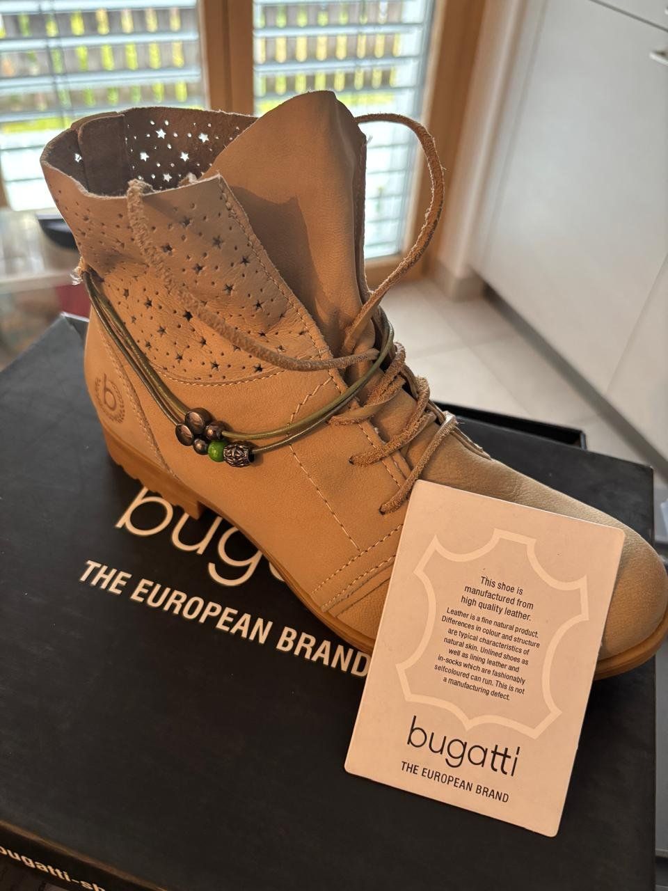 Scarpe da donna: Bugatti Damen Boots, Gr. 37, Farbton: Cream / Weizen – Usato da Ruggell venduto da mar_kl2n 2