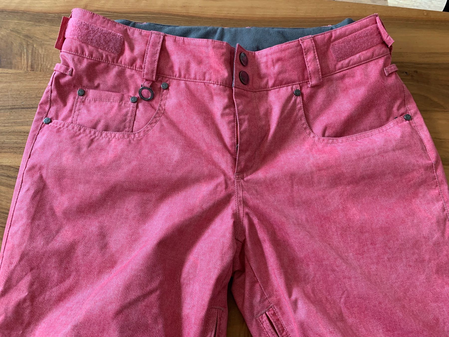 Roxy Pantaloni: Tolle Roxy Skihose Grösse XL – Nuovo (secondo la descrizione) da Meiringen venduto da tonicandgin 1