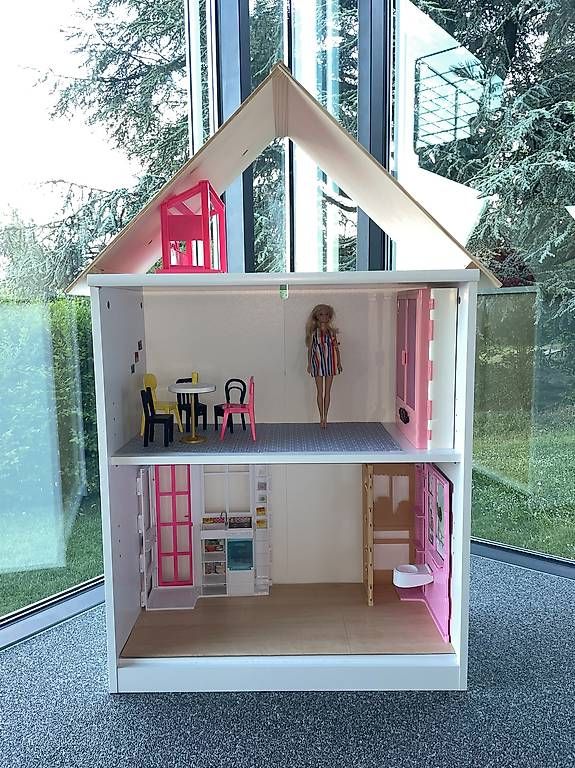 Case e mobili per bambole: Puppenhaus / Barbiehaus – Usato da Biel/Bienne venduto da homesurf