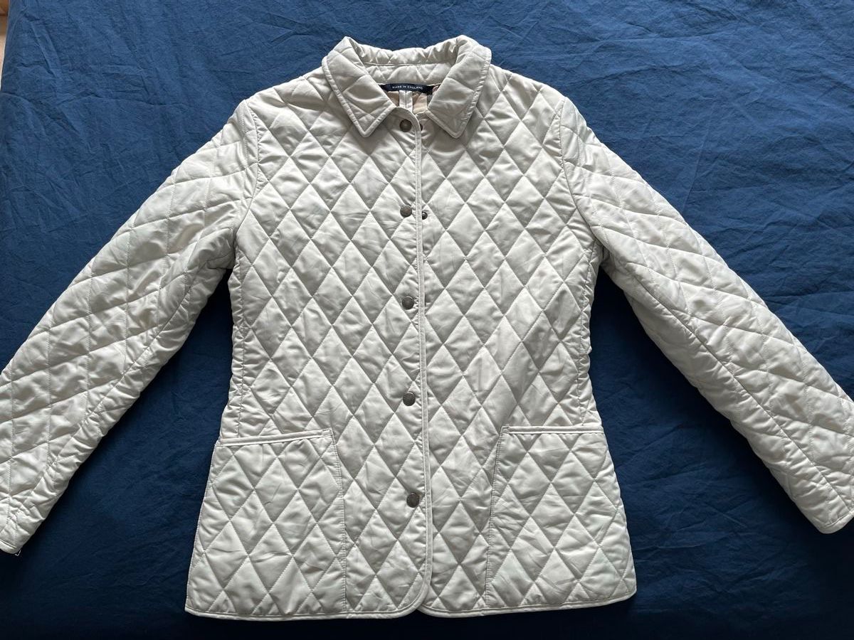 Burberry Giacche: Burberry Women's Quilted Jacket | Light grey | Small – Usato da Zürich venduto da ecracco 4