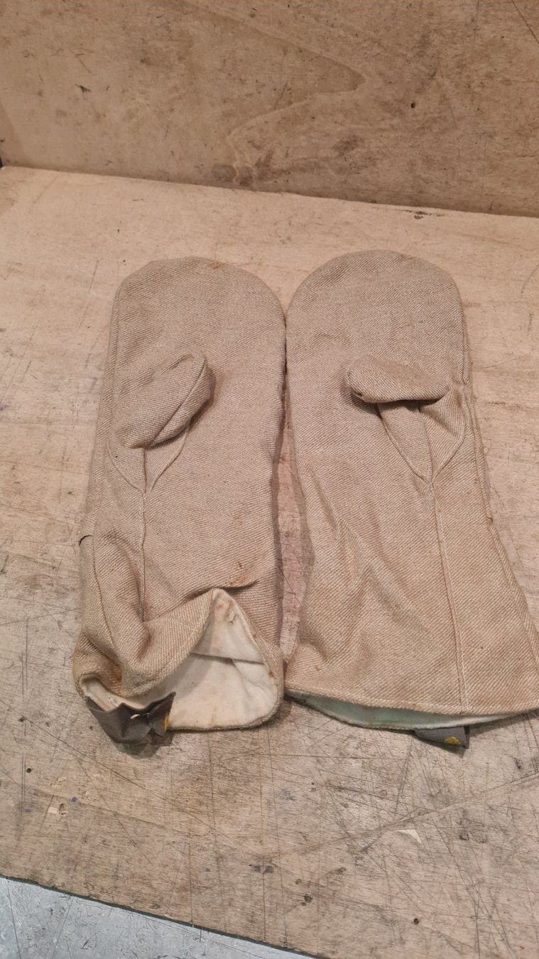 Schweizer Armee Uniformen: CH Armee / Militär / Handschuhe / Fausthandschuhe / Beige – Gebraucht aus Safenwil von Husqi2000 2