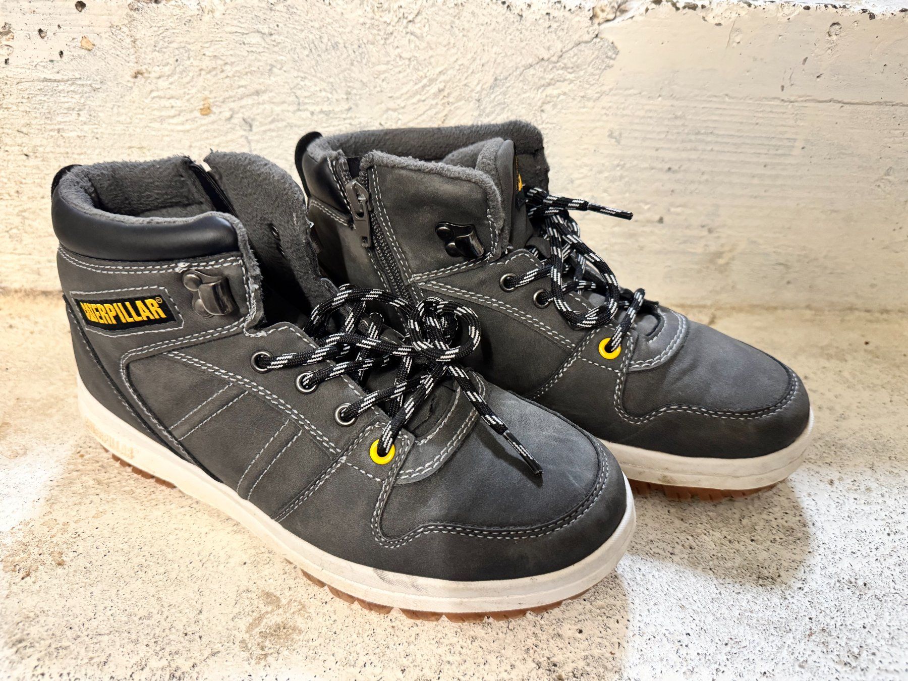Caterpillar Scarpe per ragazzi: Winterschuh Caterpillar – Usato da Birmensdorf ZH venduto da Apg4