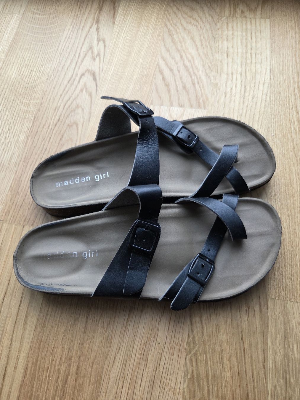 Scarpe da donna: Zehensandalen Gr. 37 – Usato da Kriens venduto da ..stx..