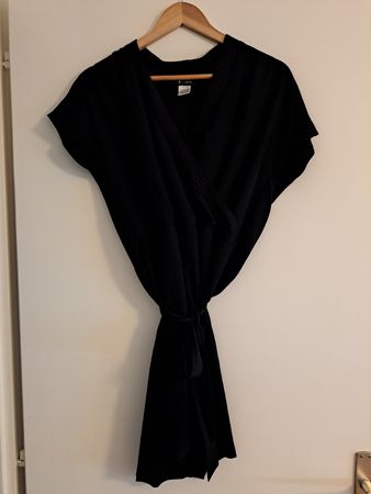 Robe portefeuille noire taille M bon état