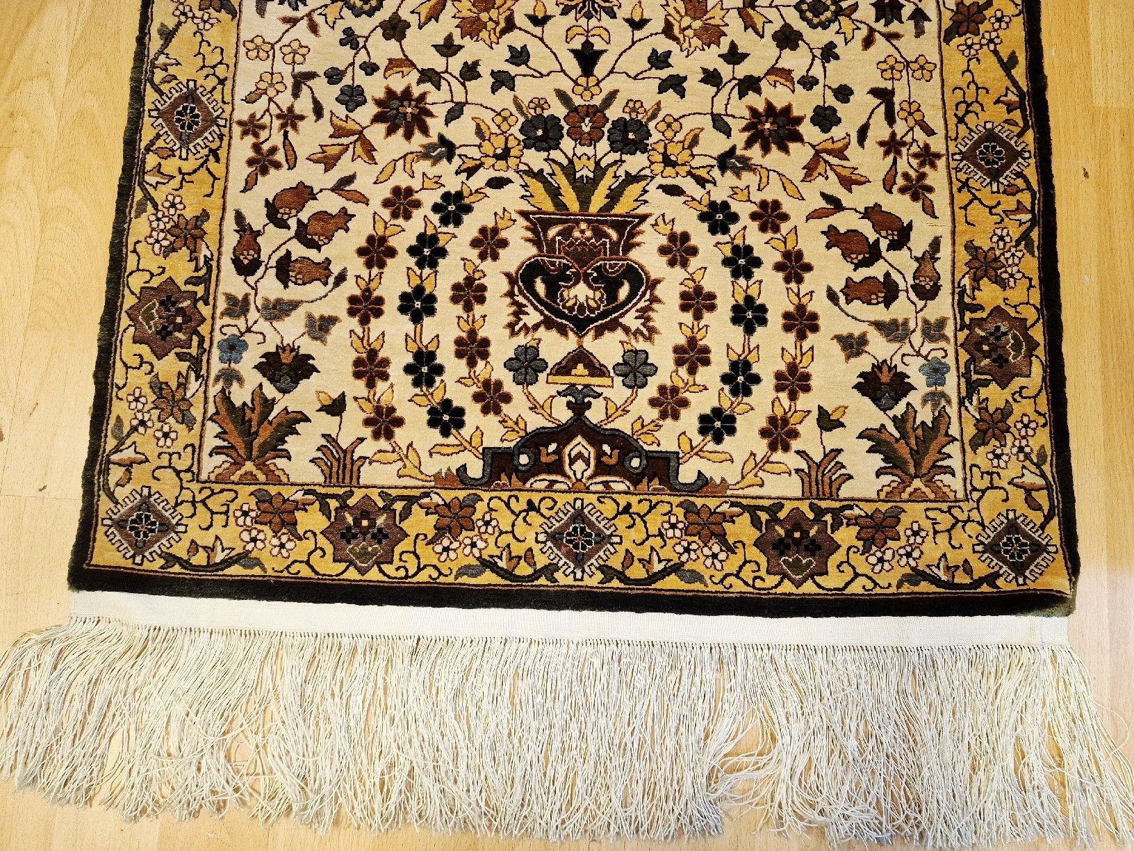 Tappeti: Sehr dekoratives Teppich – Usato da BERN venduto da Intarsia 2