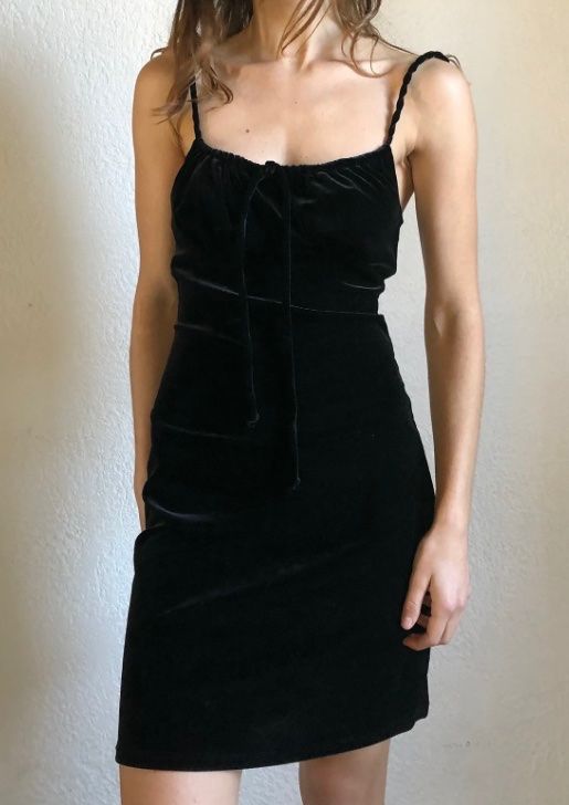 Vestiti: mini-robe en velours noir – Usato da Lausanne venduto da emm_sc77