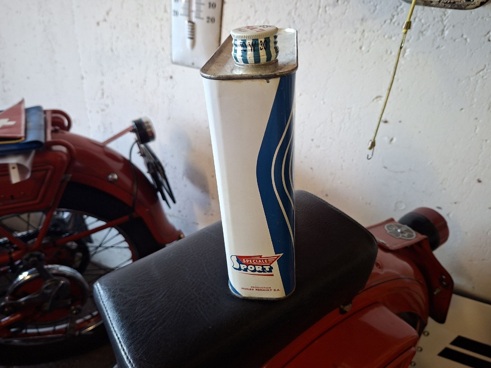 Autres accessoires p. véhicule: bidon collector oldtimer Renault Alpine rare shell esso BP  – D'occasion à lausanne par Nicolier0 4