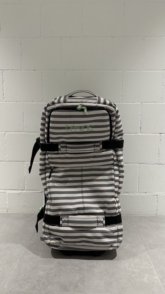 Dakine Valises de voyage: Dakine Koffer – D'occasion à Meggen par fdi_9jbk 1