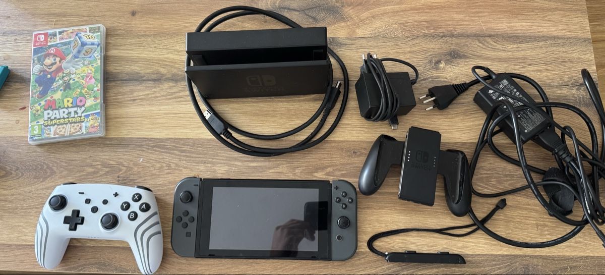 Nintendo Konsolen: Nintendo Switch  – Gebraucht aus Uetendorf von Wa.Ku.Ue95