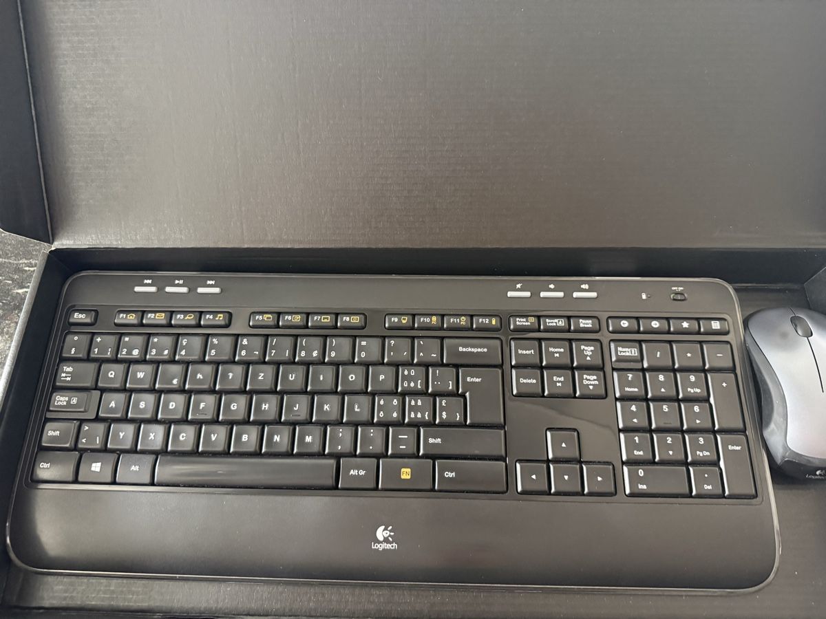 Logitech Claviers: Logitech K520 Keyboard Mouse Combo used – D'occasion à Boswil par Tamara_Vanessa92