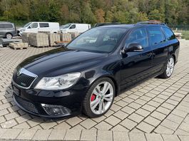 SKODA Octavia Combi 2.0 TSI RS DSG