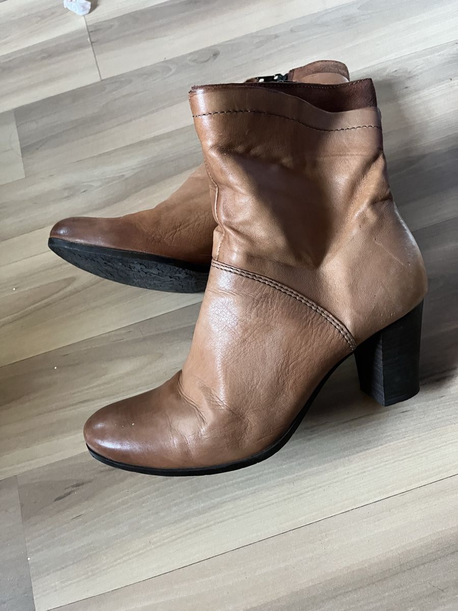 Damenschuhe: Braune Leder Stiefeletten mit Absatz, Grösse 40 – Gebraucht aus Hochdorf von Forestgreen 2