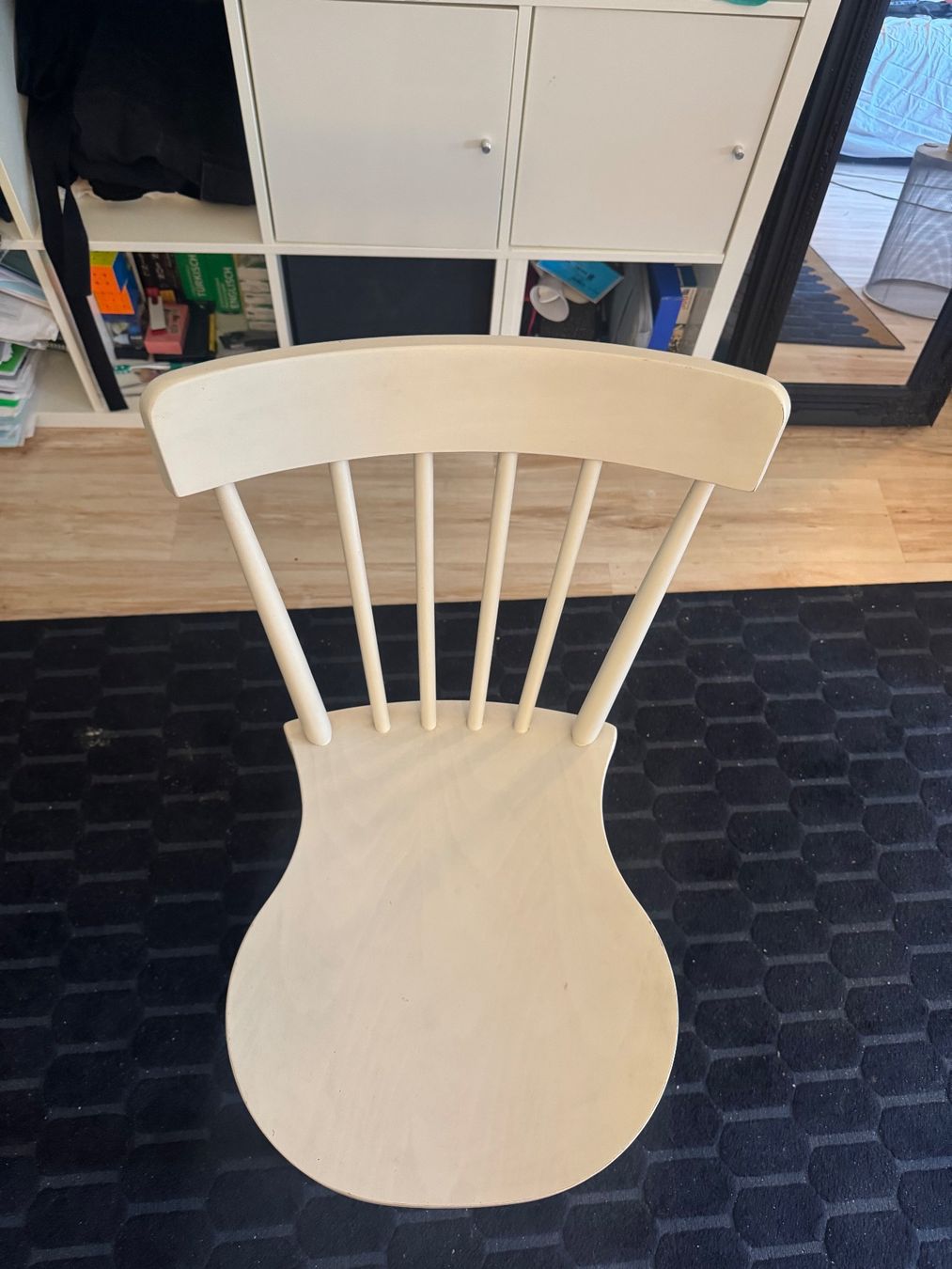 Stühle: Weisser Holzstuhl – Gebraucht aus Zürich von circletool 3
