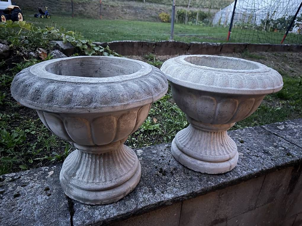 Pots de fleurs: Pots de fleurs en ciment – Neuf avec emballage d'origine à Montricher par nil_8fgf 1