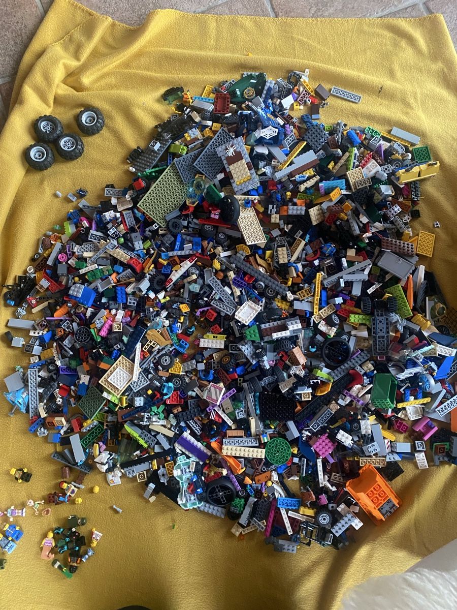 Lego Kit di costruzioni: Huge Lego Bundle: Perfect for Winter Creations! – Usato da Haute-Nendaz venduto da mar_2d7w 1