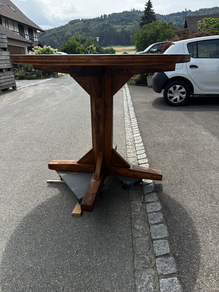 Tische: Runder Pub Tisch mit Glasplatte – Gebraucht aus Berg am Irchel von Macwurlizer 6