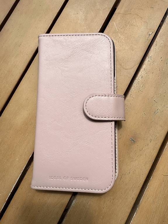 Covers & Schutzfolien: Schutzhülle zu Iphone 14 Pro – Gebraucht aus Gwatt (Thun) von Bennae 2