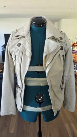 Lederjacke im Biker-Stil von Superdry in hellgrau - wie neu!