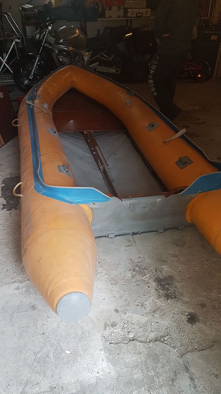 Barche: Schlauchboot Gummiboot Gugel – Difettoso da Basel venduto da Jcva