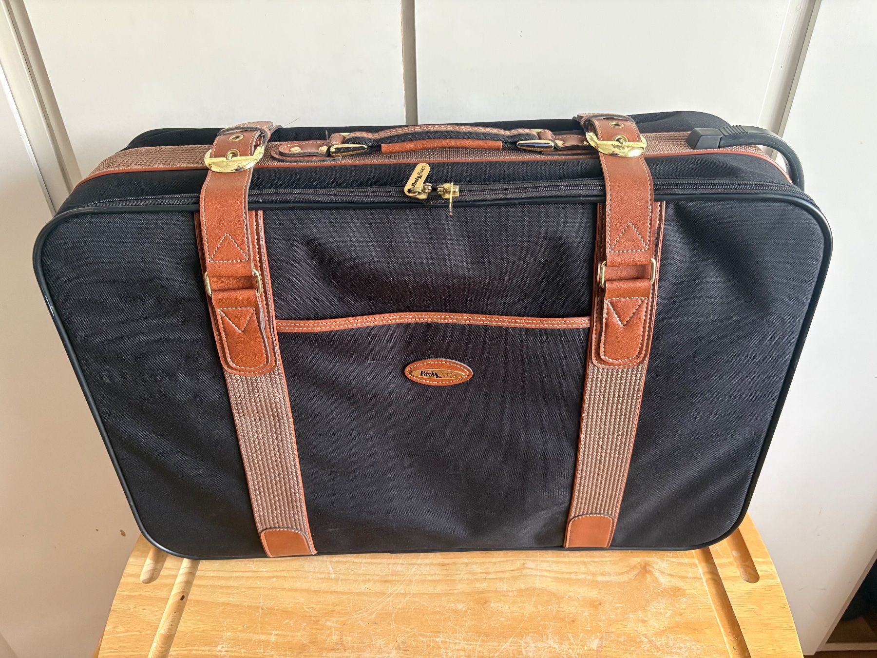 Reisekoffer: Rollkoffer schwarz braun – Gebraucht aus Frick von Rukki 3