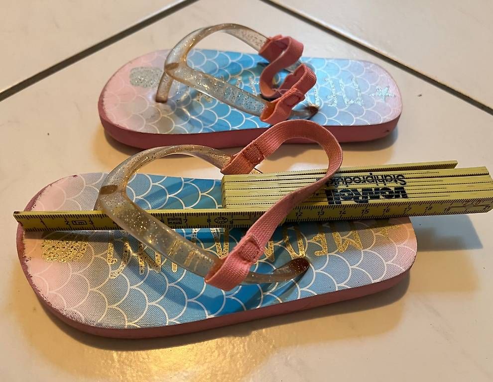 Scarpe per ragazze: Mädchen-Flipflops, Grösse ca. 26 – Usato da Kirchberg BE venduto da qualle01 3