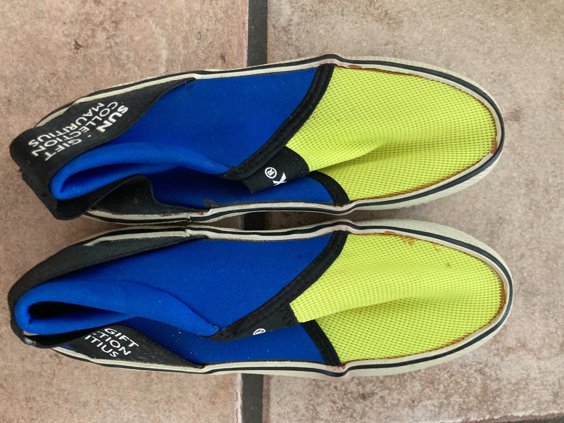 Herrenschuhe: Board -/ Beach Schuhe für Kinder – Gebraucht aus Eglisau von Shoprabbit