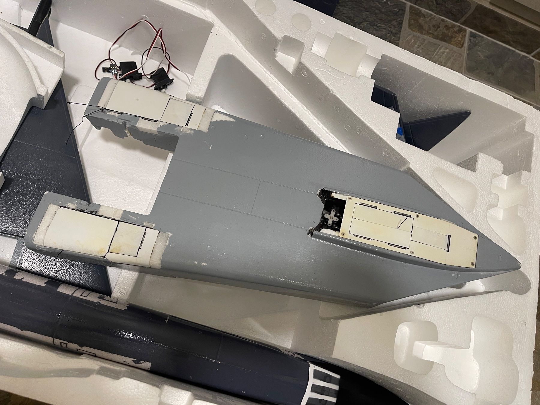 RC Modellbau: XB-70 Valkyrie 70mm EDF, Bastlerobjekt – Defekt aus Zürich von kaufen.und.verkaufen 2