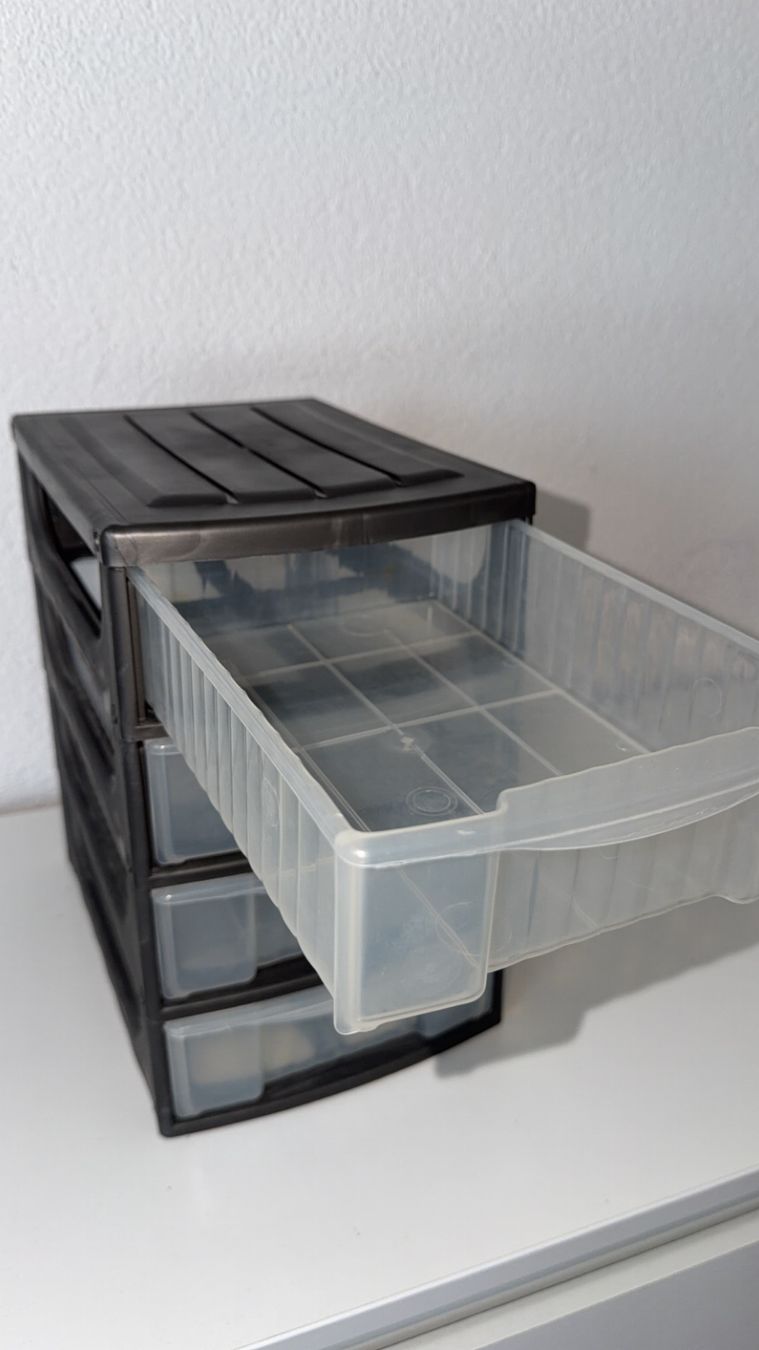 Sistemi di archiviazione: Schubladenbox Kunststoff mit 4 Fächern – Usato da Oftringen venduto da tola19 1