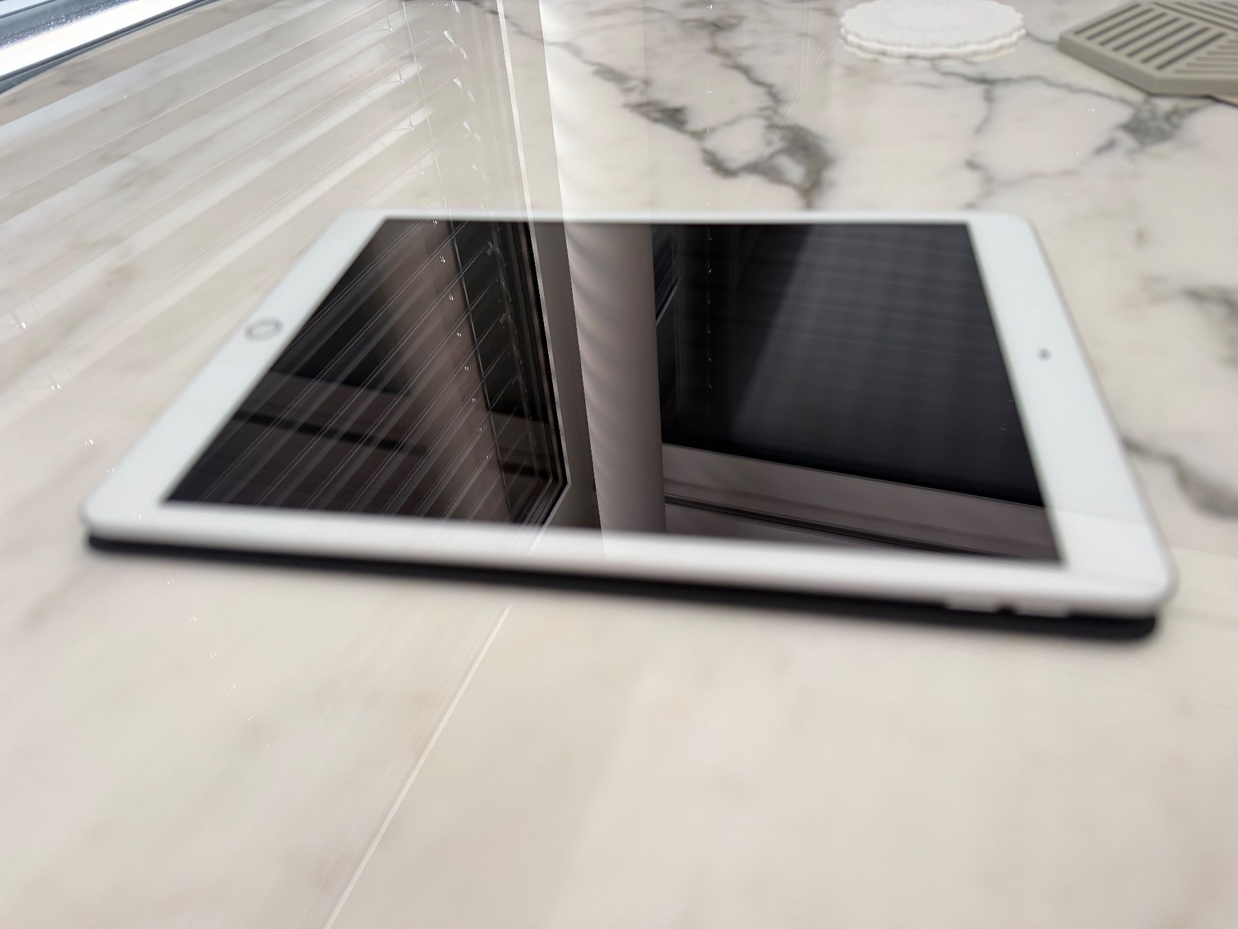 Apple Tablettes PC: Ipad 8th Gen – D'occasion à Schaan par RFrick 1