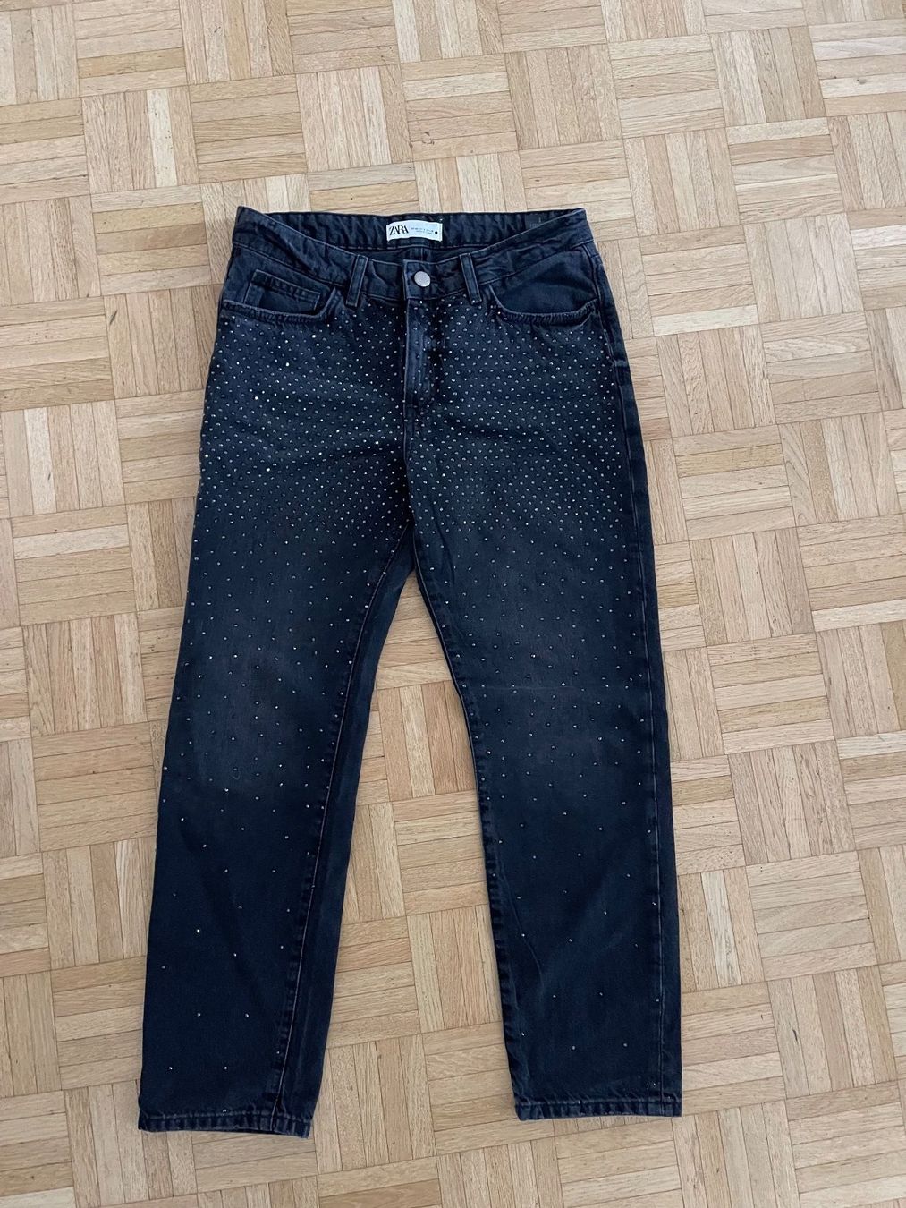 Zara Jeans: Damen Jeans mit Steinchen Gr. 38 – Usato da Zürich venduto da Kia78