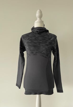 Sportliches Langarmshirt Gr. S, Camouflage, Top Zustand!