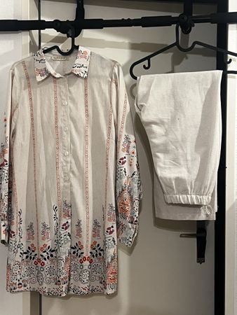 Zweiteiler in Beige