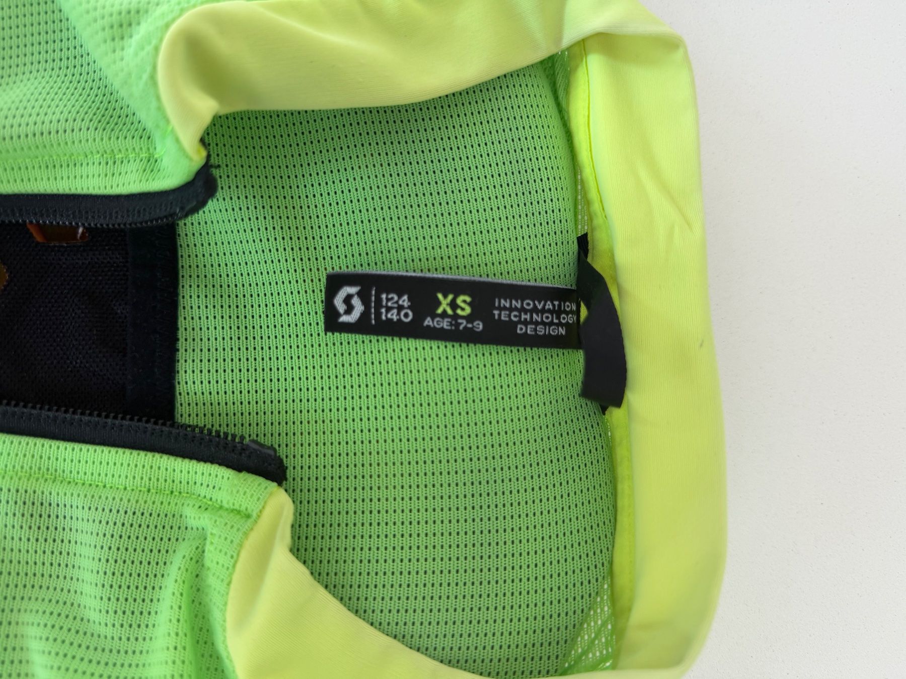Protections: Scott Rückenprotektor – D'occasion à Ottikon par sq01 1