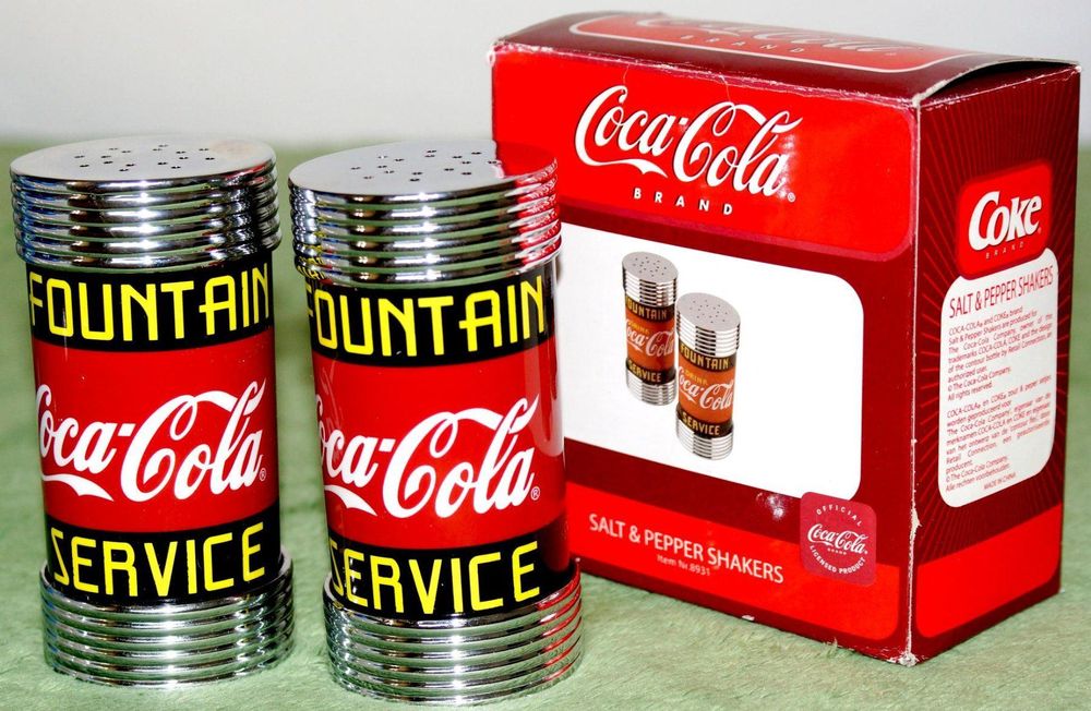 Coca Cola Salz- Und Pfefferstreuer-Set – Offiziell Lizenziert, 2 Stück, Je 10,2 Cm, Inkl. Lesezeichen