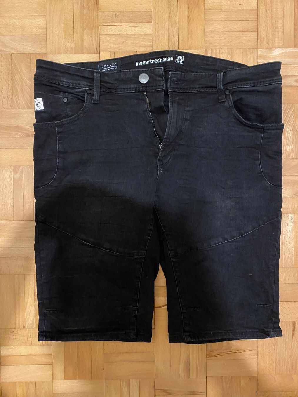 C&A Pantalons: Kurze Hose schwarz, Grösse 36 C&A – D'occasion à Zürich par Wim-Broccoli