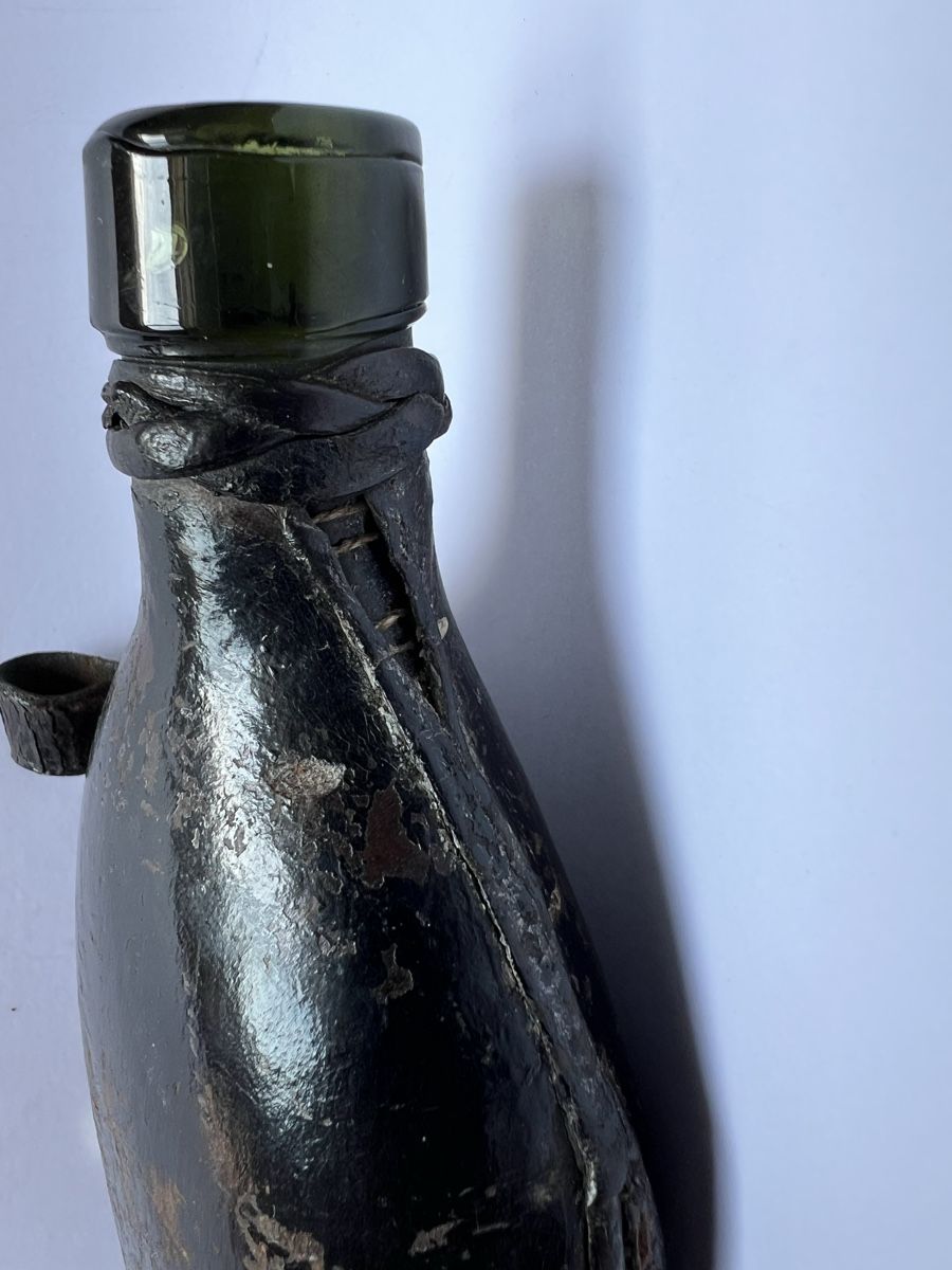 Flaschen: Antike Schweizer Feldflasche ca. 1880 Militaria Leder Glas – Gebraucht aus Oberhofen Thun'see von SwissTreasure 3