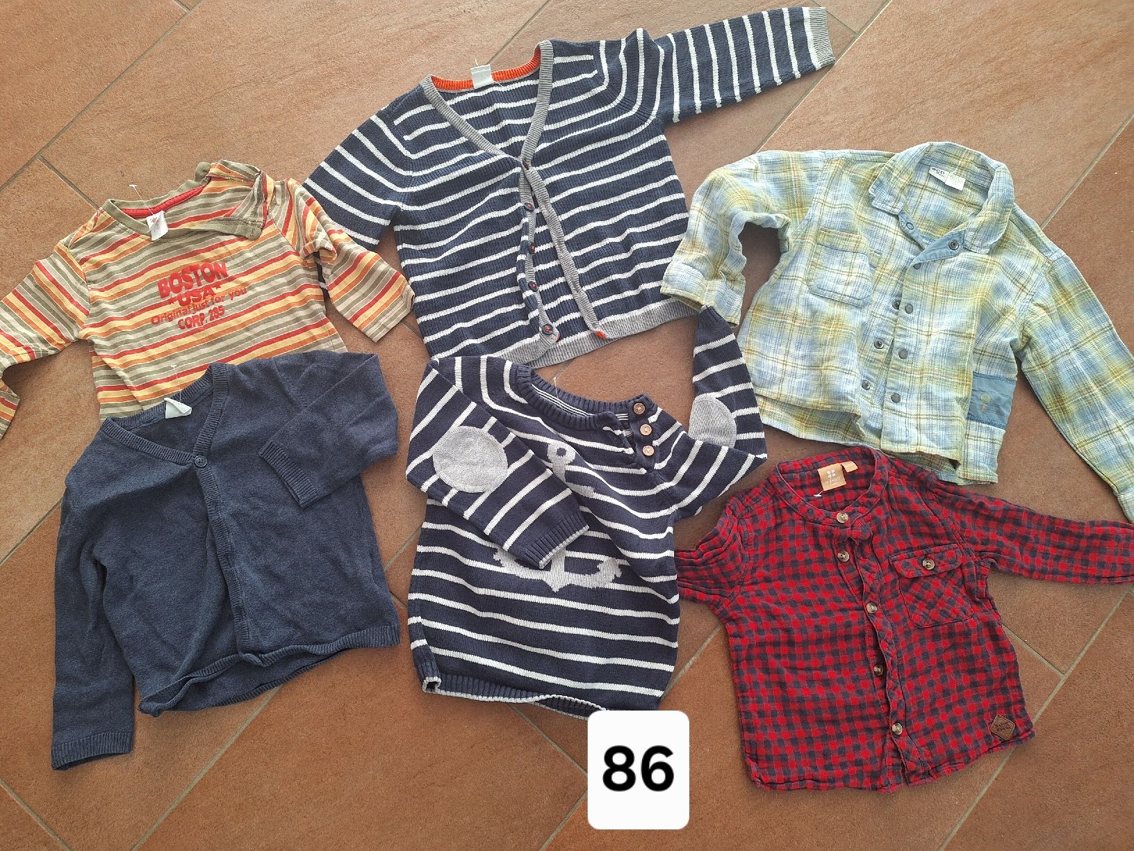 Lotti & Set di vestiti: Kinderkleidung Set Oberteile Grösse 86  – Usato da Winterthur venduto da ste_5ncm