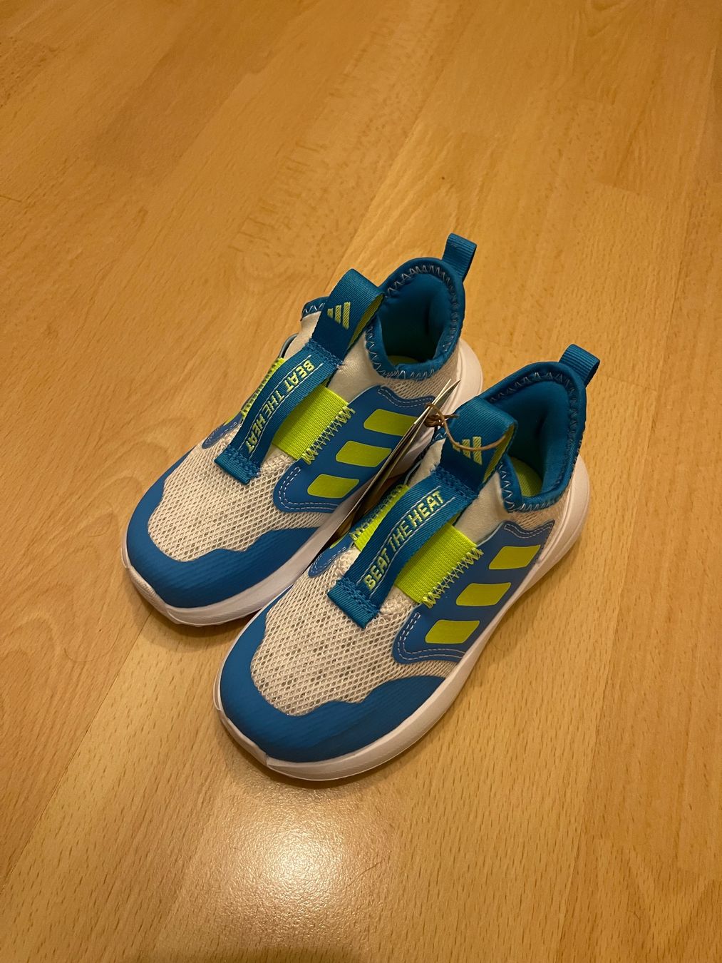 Adidas Scarpe per ragazzi: Adidas 26-26,5 – Nuovo e nell'imballaggio originale da Richterswil venduto da Racovet