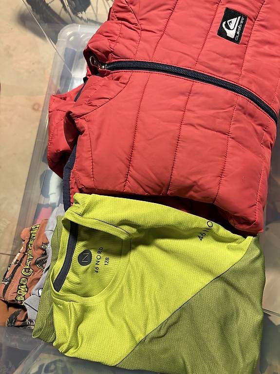Lotti & Set di vestiti: Habits enfants – Usato da Nyon venduto da CharlieDav 2