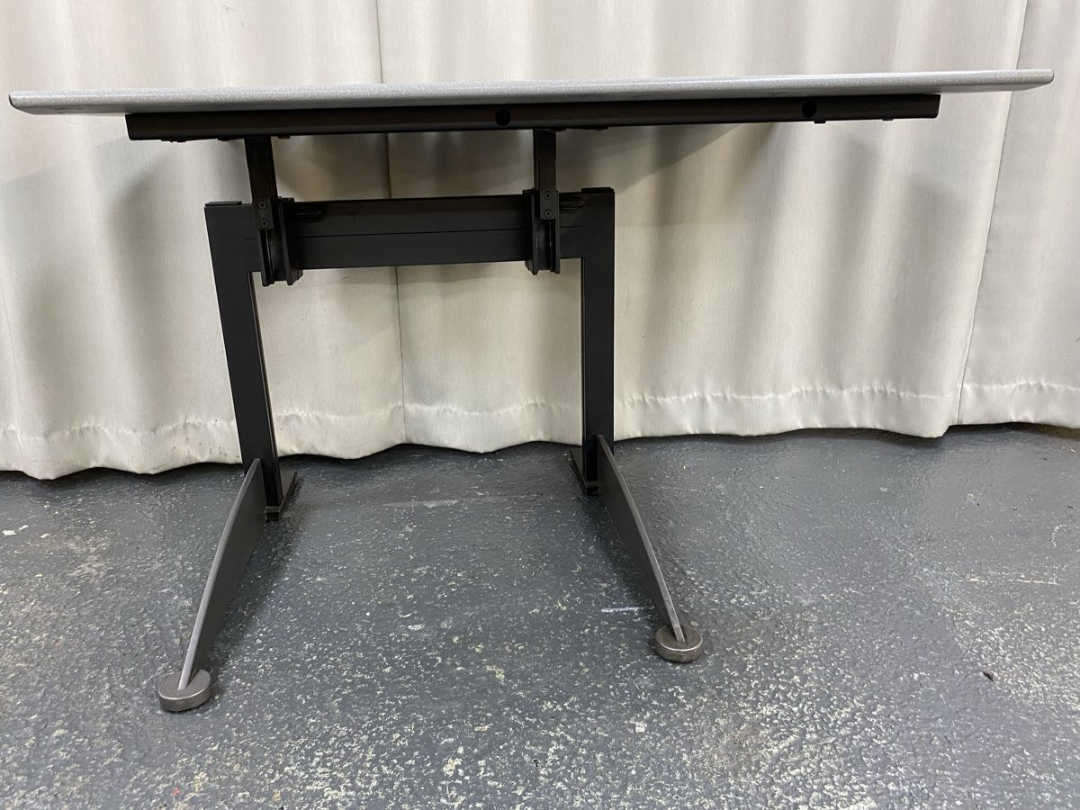 Tables: Arbeitstisch, aus der Werkstatt  – D'occasion à Hägglingen par Karin0802 4