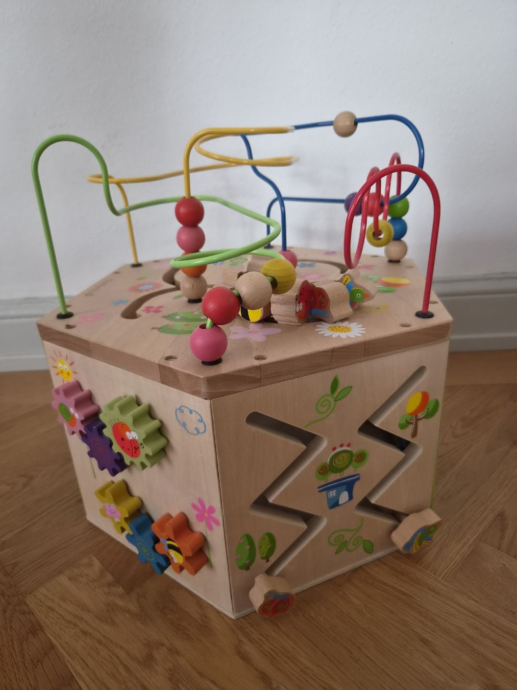 Giocattoli: Wooden Activity Cube for Toddlers, Used – Usato da Luzern venduto da abh_9htw 2
