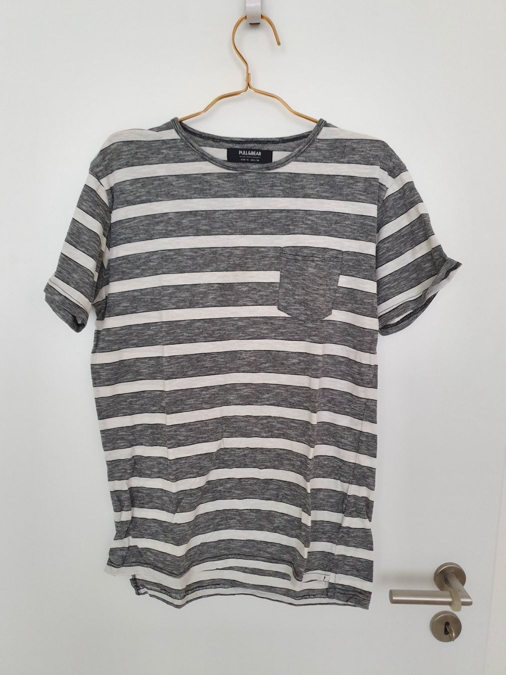 Pull&Bear T-shirt: T-Shirt Pull&Bear in Grau Grösse M – Usato da Zürich venduto da Leica.C89