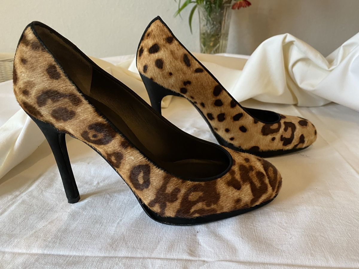 Stuart Weitzman Scarpe da donna: Stuart Weitzman Echtfellpumps, Leopard-Muster, Gr. 37 – Nuovo e nell'imballaggio originale da Ocourt venduto da Belle0007