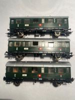 LIMA 3 Nostalgische Personenwagen grün 2. Klasse, DC Achsen