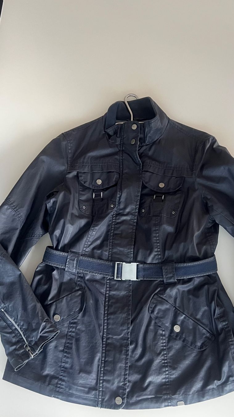 Esprit Giacche: Jacke von Esprit, Gr. 42, dunkelblau – Usato da Kehrsatz venduto da Louvitesse 3