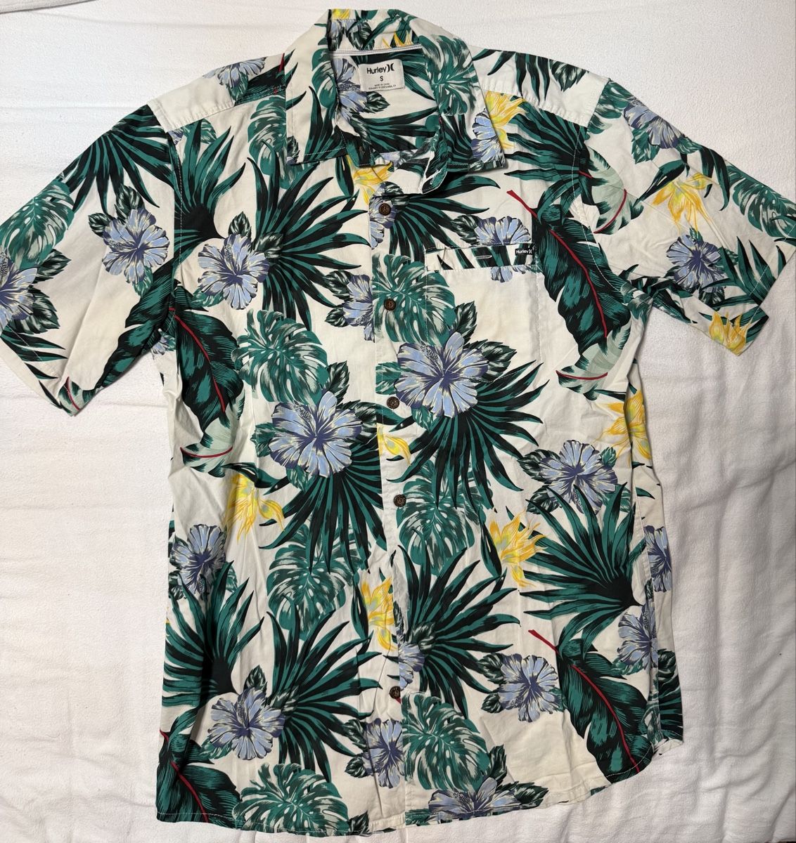 Lots de vêtements: 2x Hurley Shirts Gr. S – D'occasion à Luzern par Joonster123 1