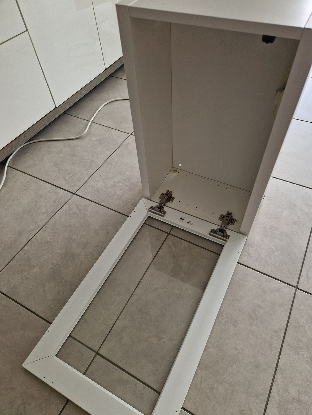 Ikea Guardaroba: PENSILE BESTA IKEA – Usato da Lugano venduto da imp_c5zx 3