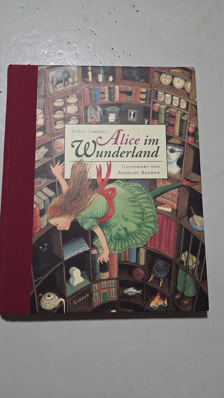 Libri: Alice im Wunderland – Usato da Esslingen venduto da Bolormaa